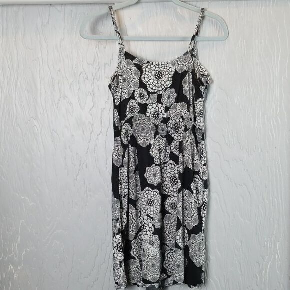 🖤5/$20🖤 ELLE black and white floral mini dress - Picture 5 of 6